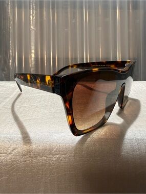 Vince Camuto Women's VC1089 Shield Square Sunglasses Cat-Eye Brown Tortoise NWT